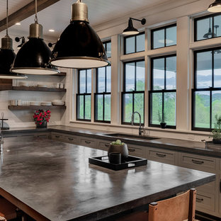 75 Beautiful Farmhouse Kitchen With Wood Backsplash Pictures