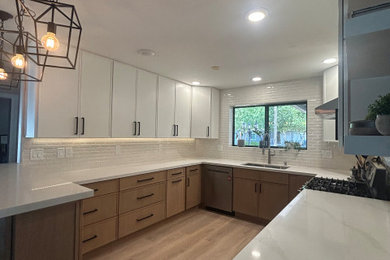 Kitchen - kitchen idea in Phoenix