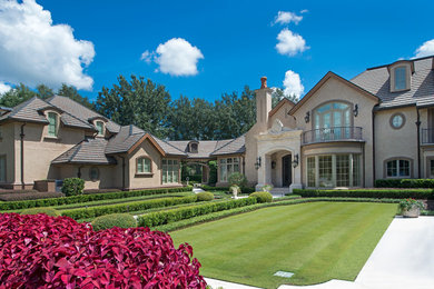 Traditional exterior home idea in Orlando