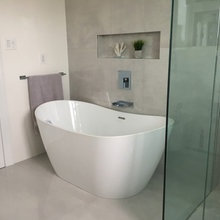 Dolbeer Bathroom