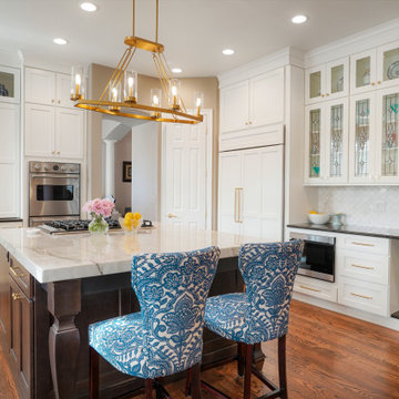 Carriage Club Drive - White Kitchen Elegance