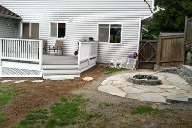 Transitional deck photo in Seattle