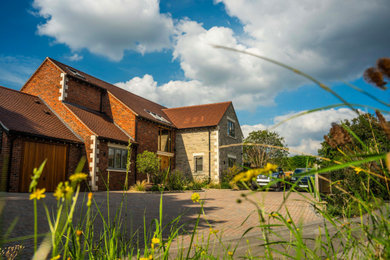 Photo of a contemporary home in Oxfordshire.