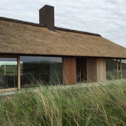 St&aring;t&aelig;kt sommerhus med egetr&aelig;svinduer - Products