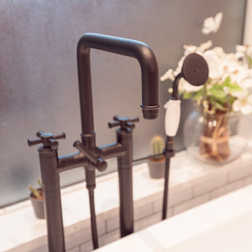 English Chestnut | Master Bathroom