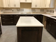 Anyone Use Deerfield Cabinets From Silestone Eternal Marfil 3 Cm Quartz Countertops Installed Yesterday On Deerfield Shaker Ii Pecan Base Cabinets Sink Is Blanco 441765 Diamond Super Single