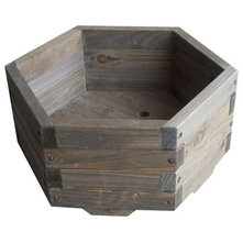 Traditional Outdoor Pots And Planters by Amazon