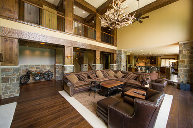 Mountain style family room photo in Cleveland