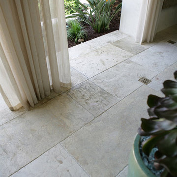 Stone Floor – Antique, Reclaimed Limestone ‘barre blonde’ pavers