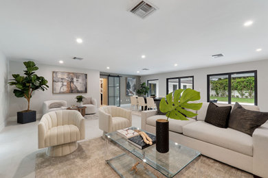 Living room photo in Miami