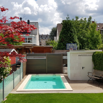 Kleines Beton-Folienbecken 4,50 x 3,00 x 1,50 m in sand. Passt in jeden Garten.