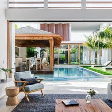 Pool Bar
