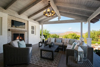 Cottage chic patio photo in San Diego