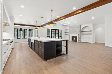 Example of a kitchen design in Seattle