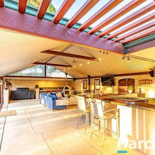 outdoor kitchen