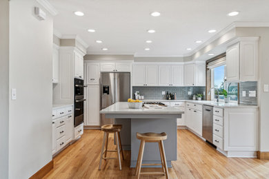 Inspiration for a transitional kitchen remodel in Portland