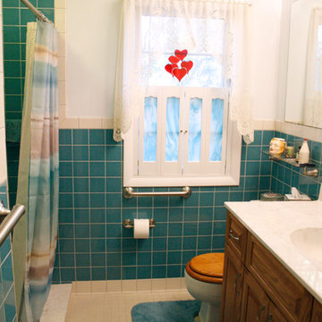 Retro Turquoise Bathroom in Milford