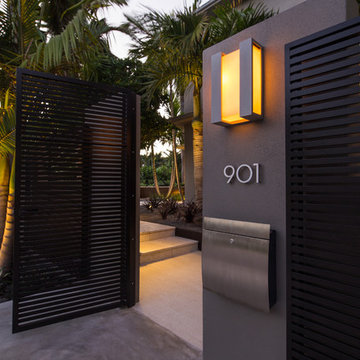 Tropical Modern Residence