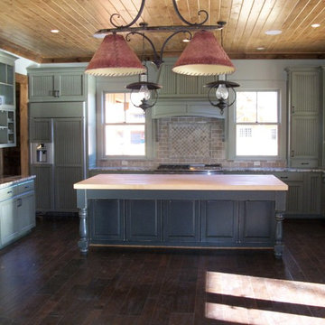 Hampton Estates Eased Borders Kitchen
