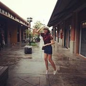 Num Lochinda's photo