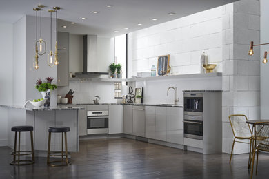 Minimalist kitchen photo