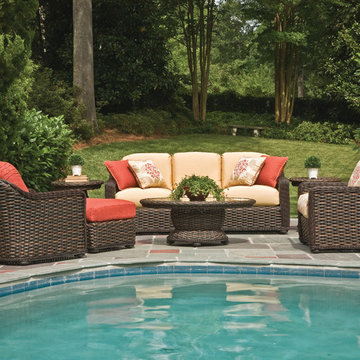 2016 Outdoor Living; Southhampton