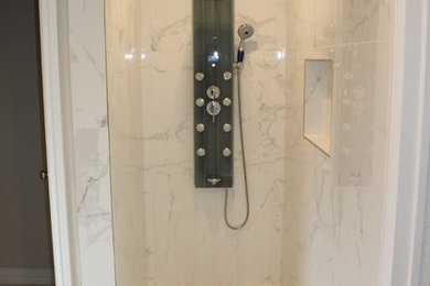 Example of a classic bathroom design in Houston