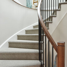 Entryway/stairs