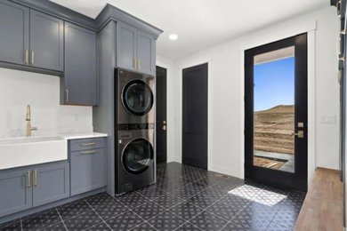 Example of a laundry room design in Other