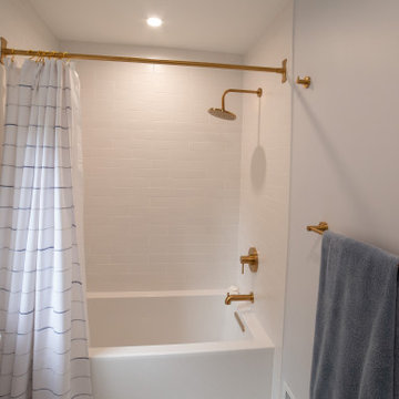 A Modern Spin on the Classic Tub/Shower Combination