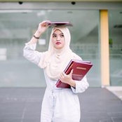 Dewi Ratihs foto