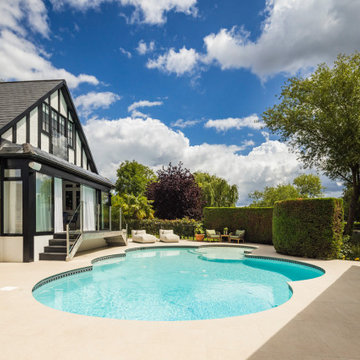 Pharoahs Island, Shepperton