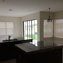 Freedman/7 Bridges - Roller Shades