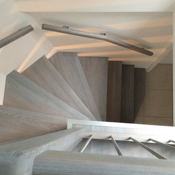 Escalier en bois type flottant et sol