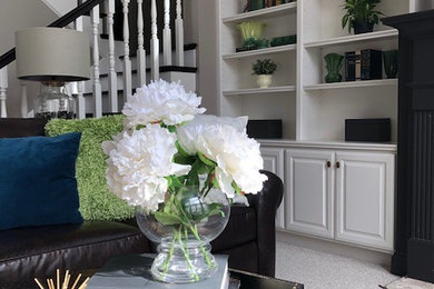 Example of a classic living room design in Indianapolis