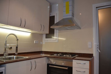 Imagen de diseño residencial minimalista de tamaño medio