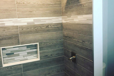 Example of a classic bathroom design in Toronto