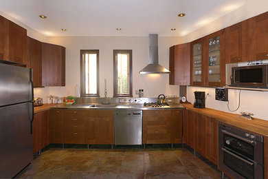 Kitchen - contemporary kitchen idea in New York