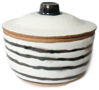 Contemporary Kitchen Canisters And Jars by rennes