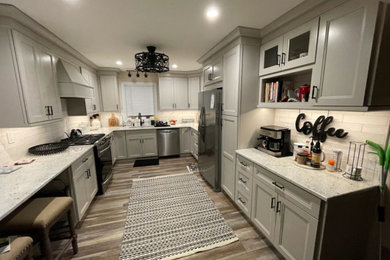 Inspiration for a transitional kitchen remodel in New York