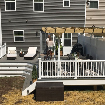 Ashleys deck with pergola
