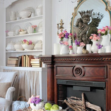 Guest Cottage dressed for Summer