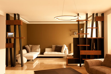 Idee per un grande soggiorno contemporaneo chiuso con libreria, pareti verdi, pavimento in marmo, TV nascosta, pavimento beige e soffitto ribassato