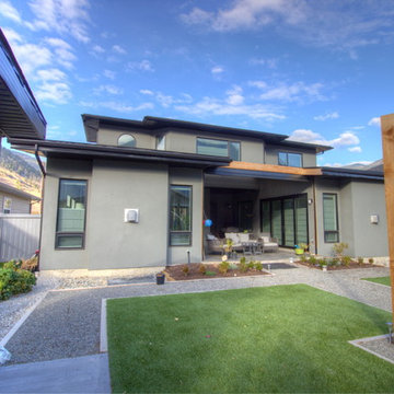 Contemporary with a courtyard