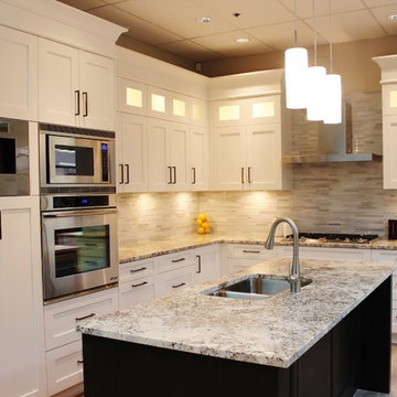 Kitchen in Alaskan White