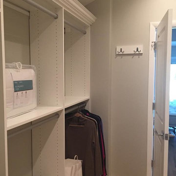 Walk-in Closet's