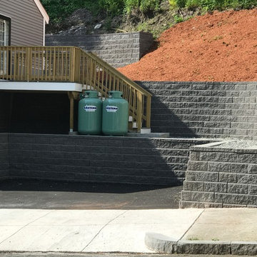 ALLAN BLOCK CLASSIC GRANITE GREY RETAINING WALL & MONOLITHIC GRANITE STEPS