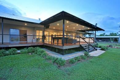 This is an example of a contemporary home design in Darwin.
