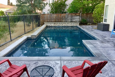 Inspiration for a mid-sized modern pool in Sacramento.