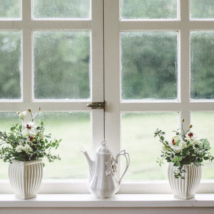 Simple window decor